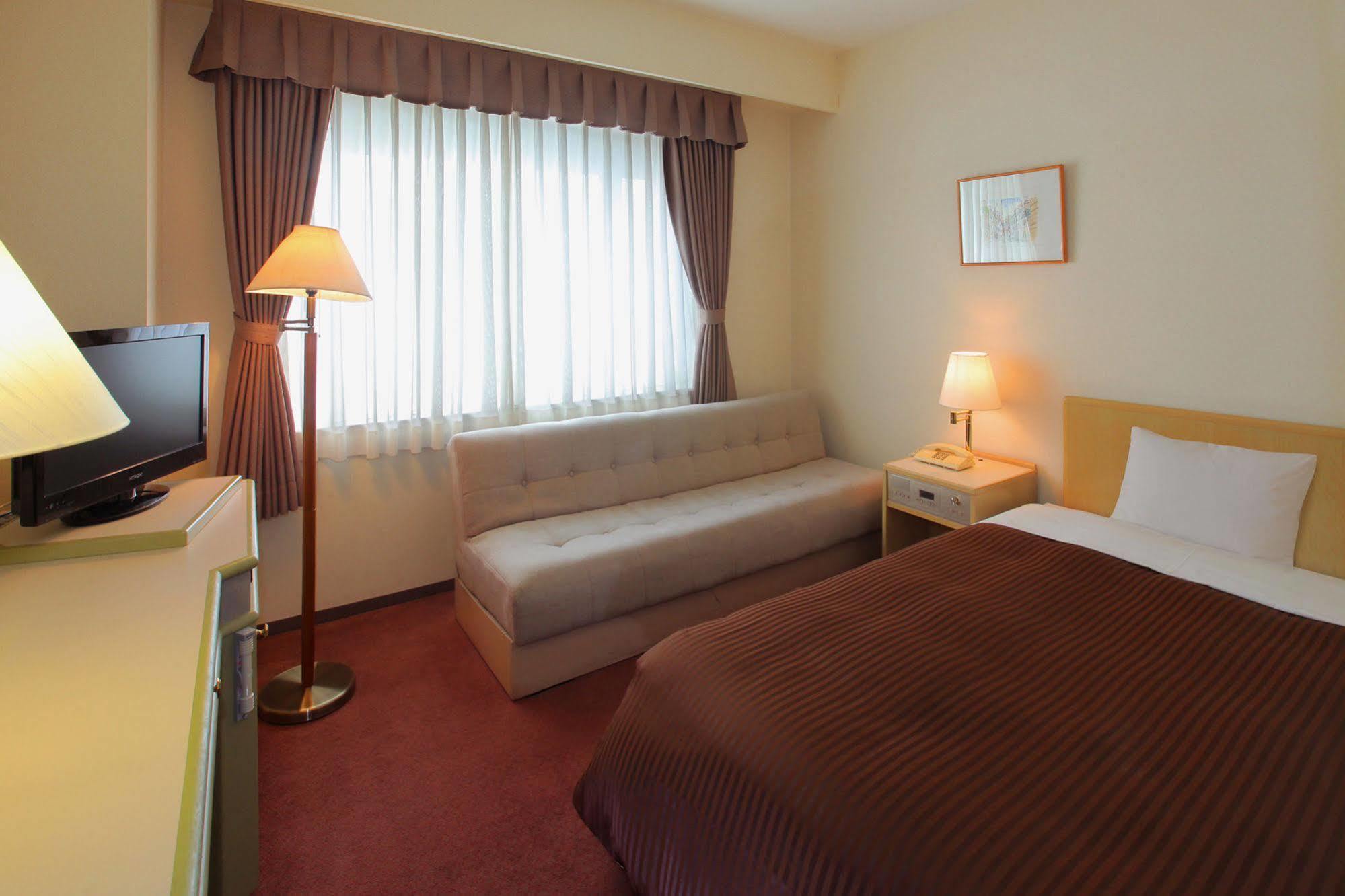 Hotel Green Tower Makuhari Chiba Exterior foto